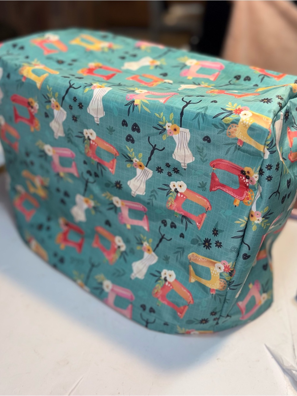 Sewing Machine Cover - Picture 2 of 8